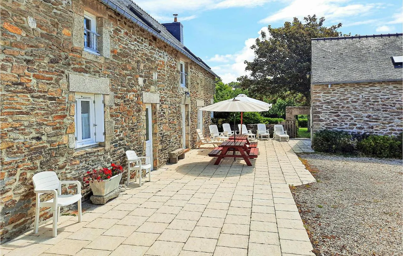 4 Bedroom Stunning Home In Clohars Carnoet