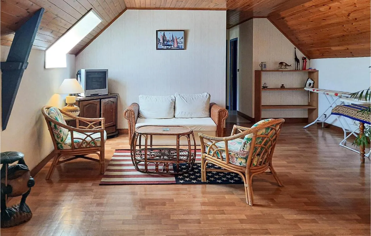 4 Bedroom Stunning Home In Clohars Carnoet
